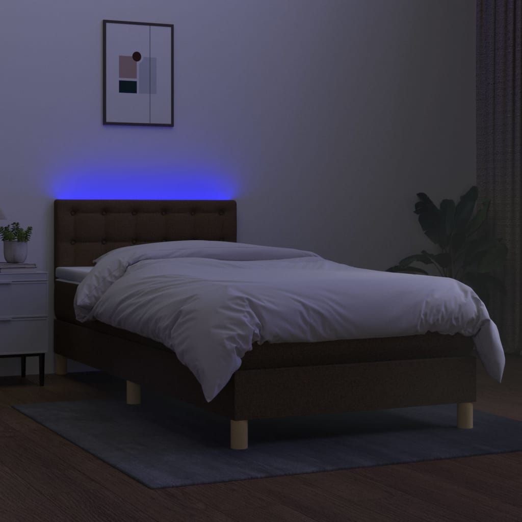Ramsäng med madrass & LED mörkbrun 80x200 cm tyg